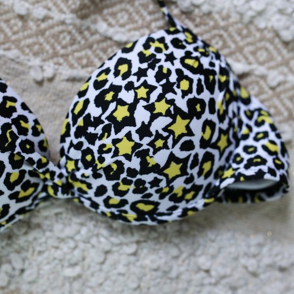 3 for $15 ✨ Xhilaration Push-Up Bikini Top - Picture 2 of 3